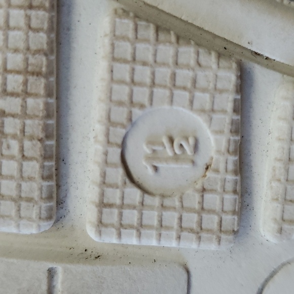 American Eagle kids brown leather tie shoes. Size 1.5. Excellent conditi… - Picture 9 of 11